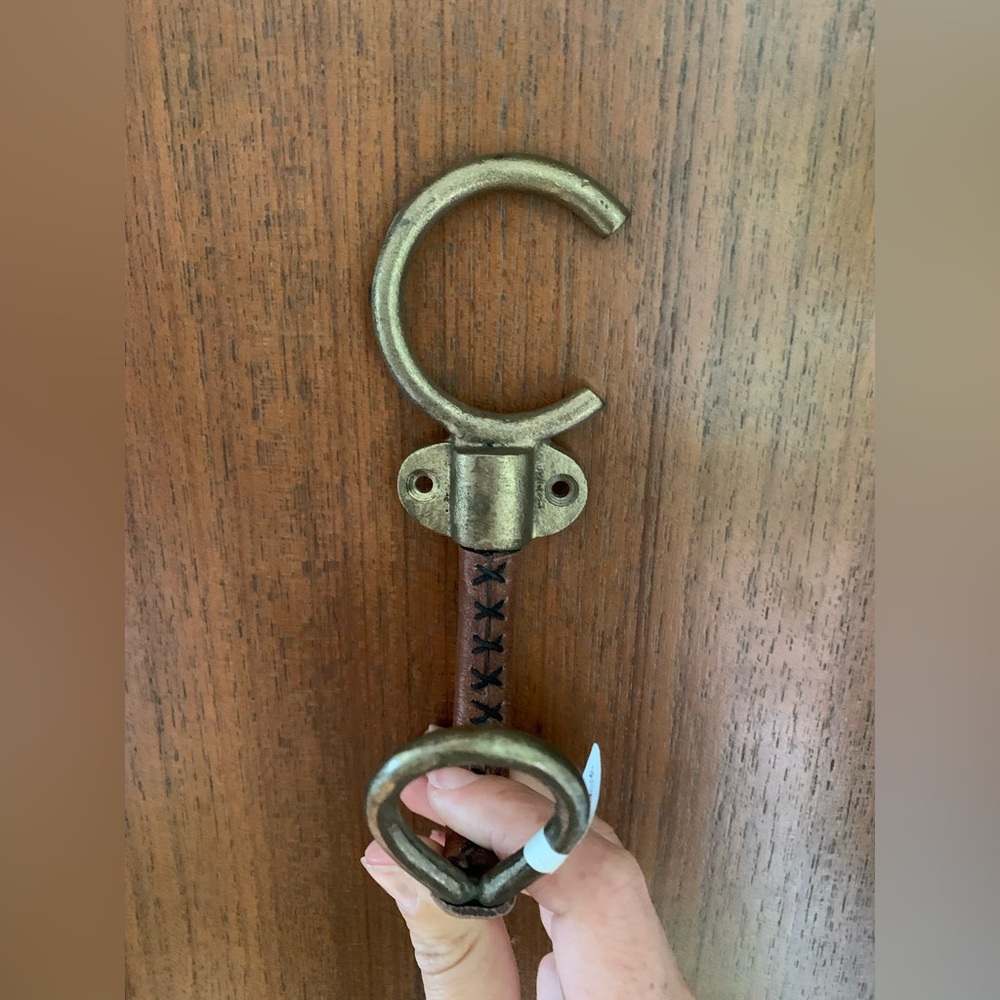 Anthropologie Equestrian monogram hook - letter C